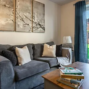 Platinum - 2 Bedroom, With Free Parking, Free Wifi And Netflix, Company Workers Welcome Short Term And Long Term Castleford